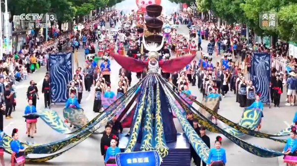 天牛宝 年轻人钟情老手艺 非遗装上“新引擎”